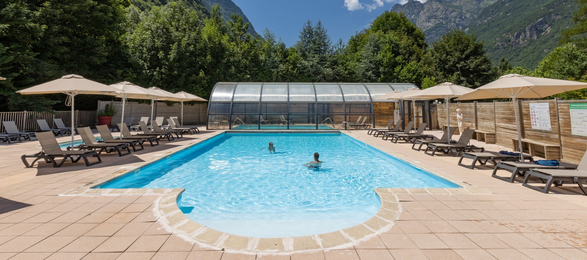 Camping LeBourgdOisans Piscine LechateaudeRochetaillee ciela village 4