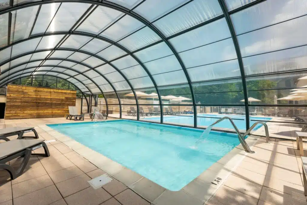 Camping LeBourgdOisans LeChateaudeRochetaillee Ciela Village Piscine couverte 89 1